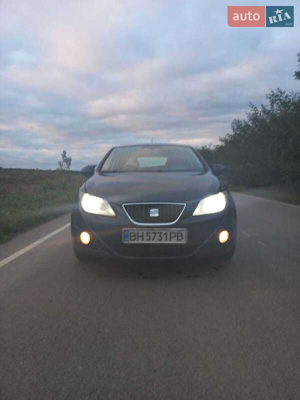 Хэтчбек SEAT Ibiza 2011 в Герце фото 2 Хэтчбек SEAT Ibiza 2011 в Герце