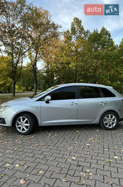 Хетчбек SEAT Ibiza 2011 в  фото 2 Хетчбек SEAT Ibiza 2011 в