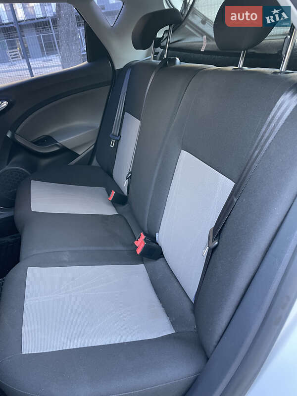 Хетчбек SEAT Ibiza 2013 в Львові фото 13 Хетчбек SEAT Ibiza 2013 в Львові