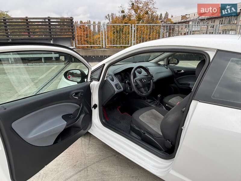 Хэтчбек SEAT Ibiza 2015 в Киеве фото 8 Хэтчбек SEAT Ibiza 2015 в Киеве