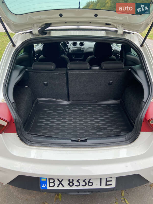 Хэтчбек SEAT Ibiza 2011 в Дунаевцах фото 11 Хэтчбек SEAT Ibiza 2011 в Дунаевцах