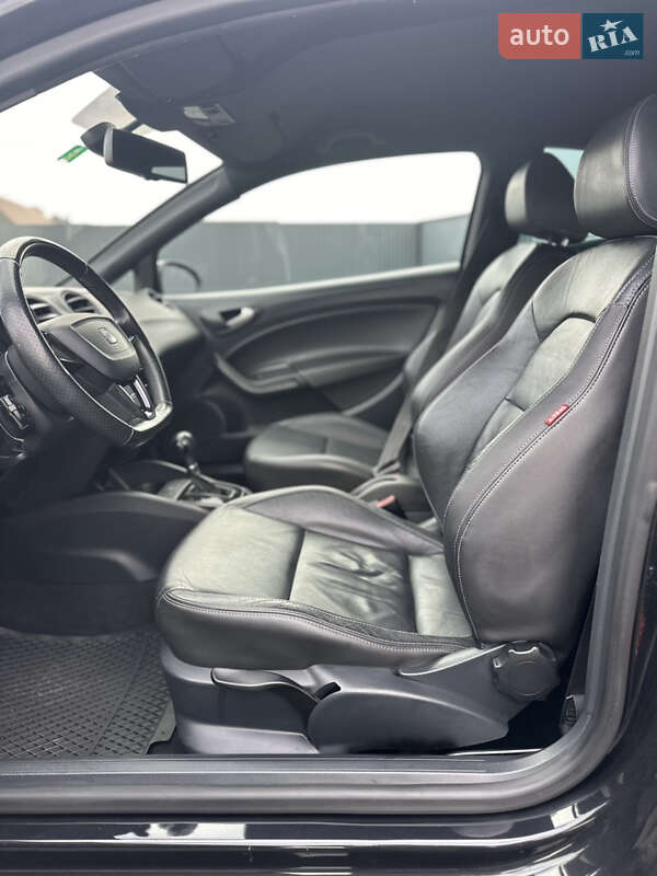 Хэтчбек SEAT Ibiza 2011 в Луцке