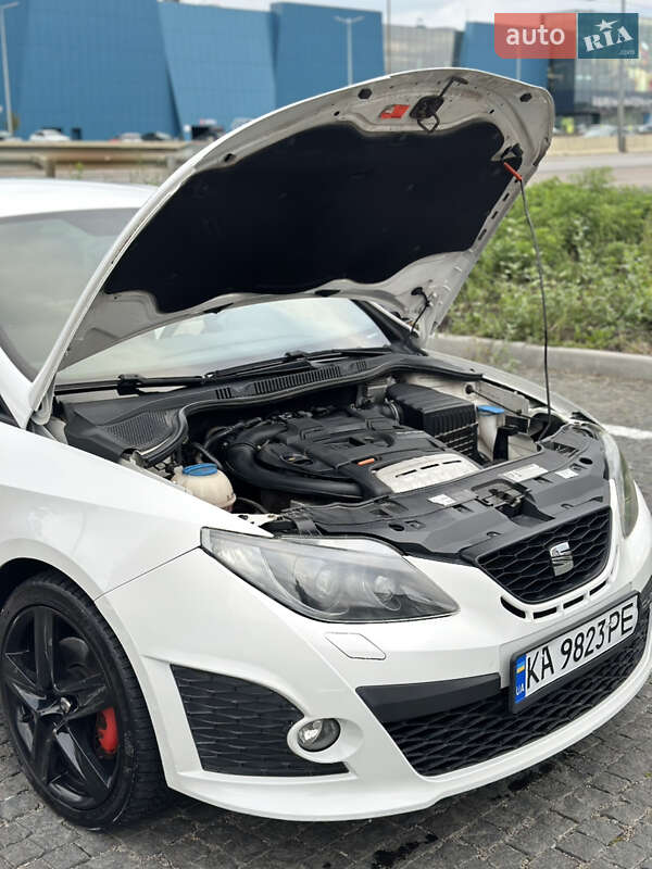 Хэтчбек SEAT Ibiza 2011 в Киеве фото 14 Хэтчбек SEAT Ibiza 2011 в Киеве