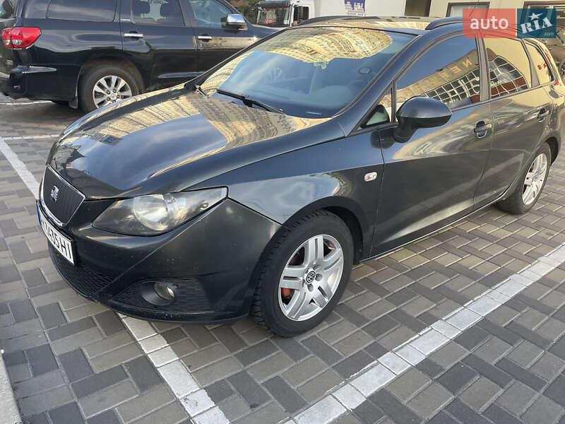 SEAT Ibiza 2011 SEAT Ibiza 2011