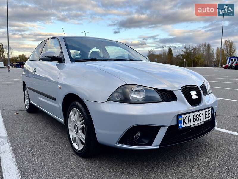 Хэтчбек SEAT Ibiza 2004 в Киеве