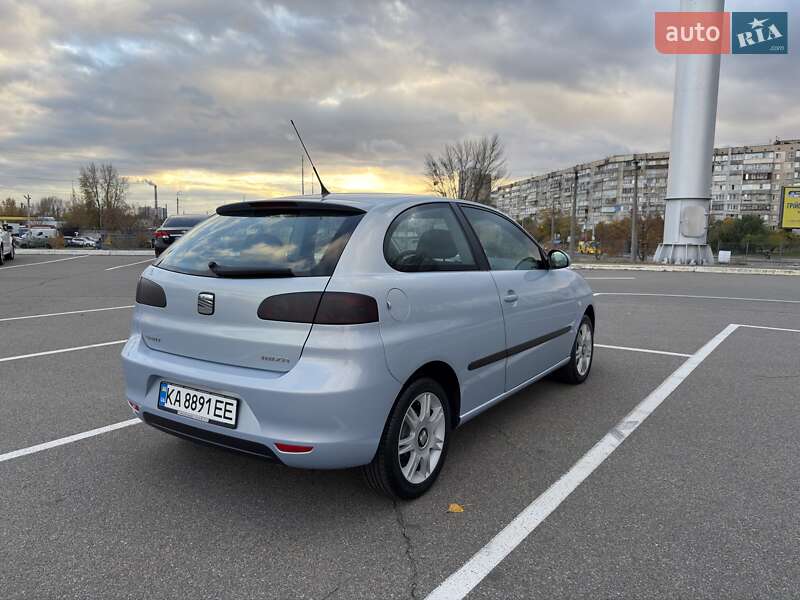 Хэтчбек SEAT Ibiza 2004 в Киеве