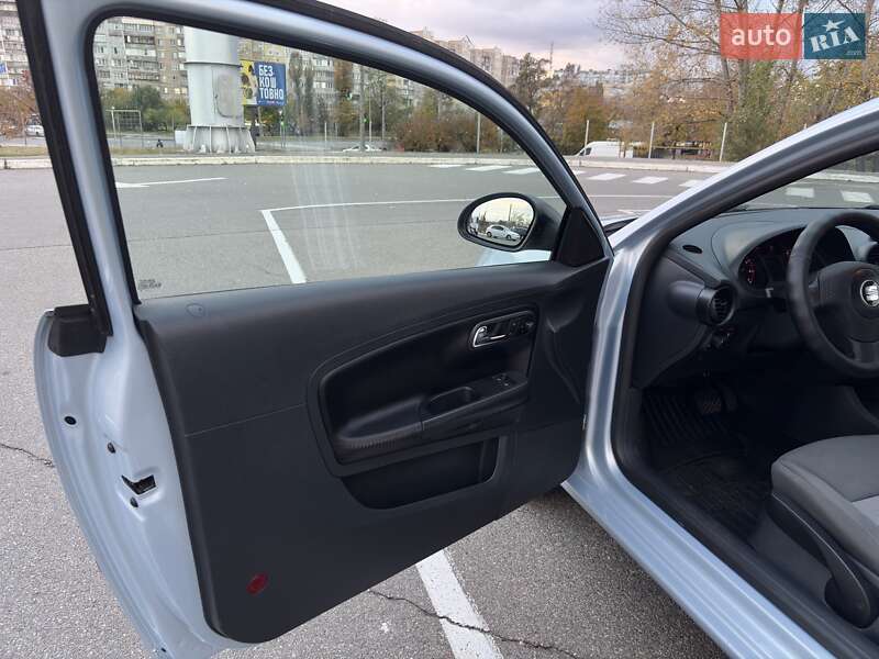 Хэтчбек SEAT Ibiza 2004 в Киеве