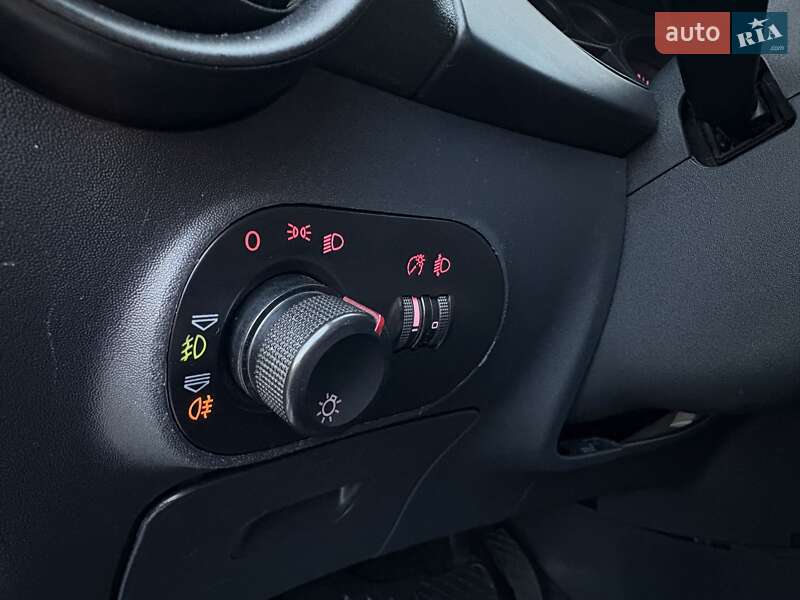 Хэтчбек SEAT Ibiza 2004 в Киеве