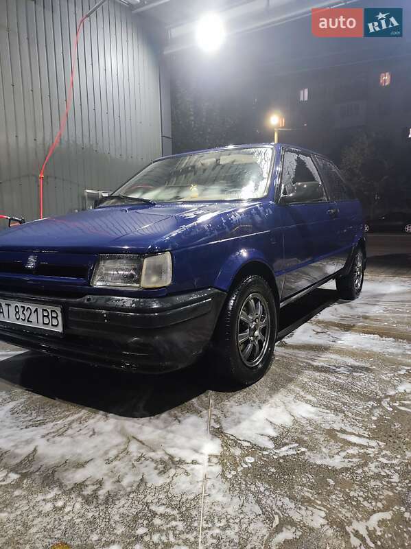 Хэтчбек SEAT Ibiza 1991 в Журавном фото Хэтчбек SEAT Ibiza 1991 в Журавном