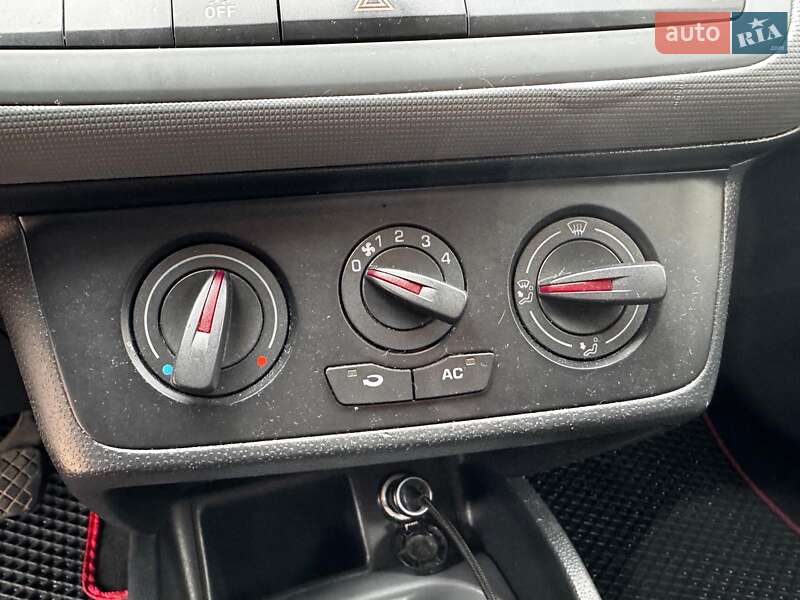 Хетчбек SEAT Ibiza 2013 в Києві