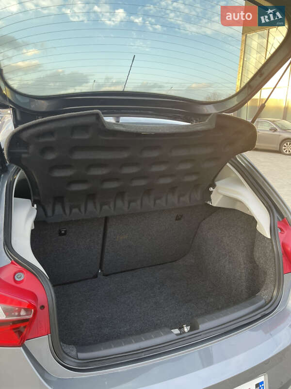 Хэтчбек SEAT Ibiza 2012 в Луцке фото 26 Хэтчбек SEAT Ibiza 2012 в Луцке
