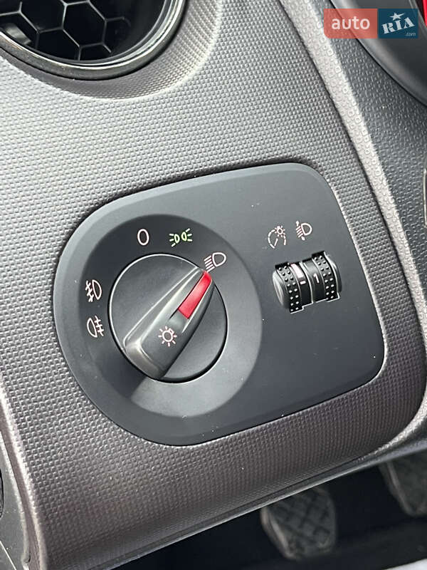 Хэтчбек SEAT Ibiza 2012 в Луцке фото 31 Хэтчбек SEAT Ibiza 2012 в Луцке