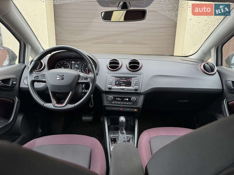 Хэтчбек SEAT Ibiza 2015 в Вишневом фото 12 Хэтчбек SEAT Ibiza 2015 в Вишневом
