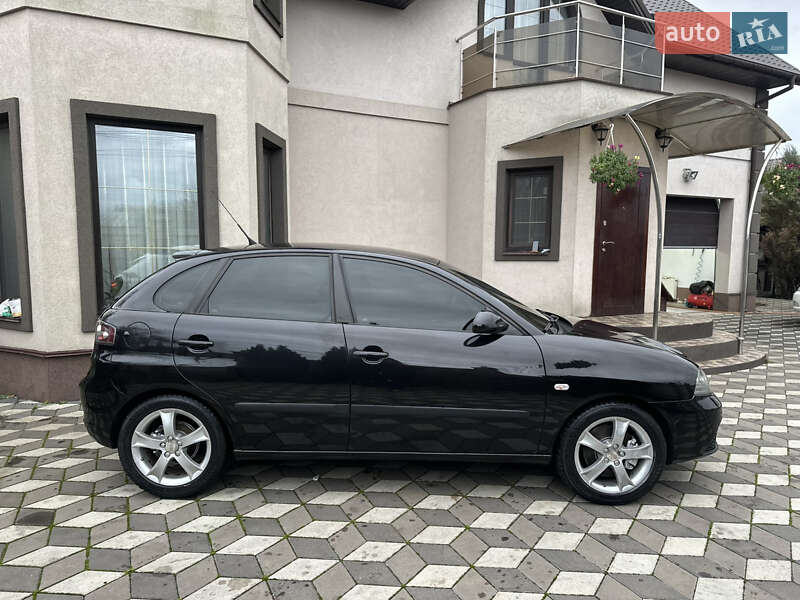 Хетчбек SEAT Ibiza 2008 в Києві