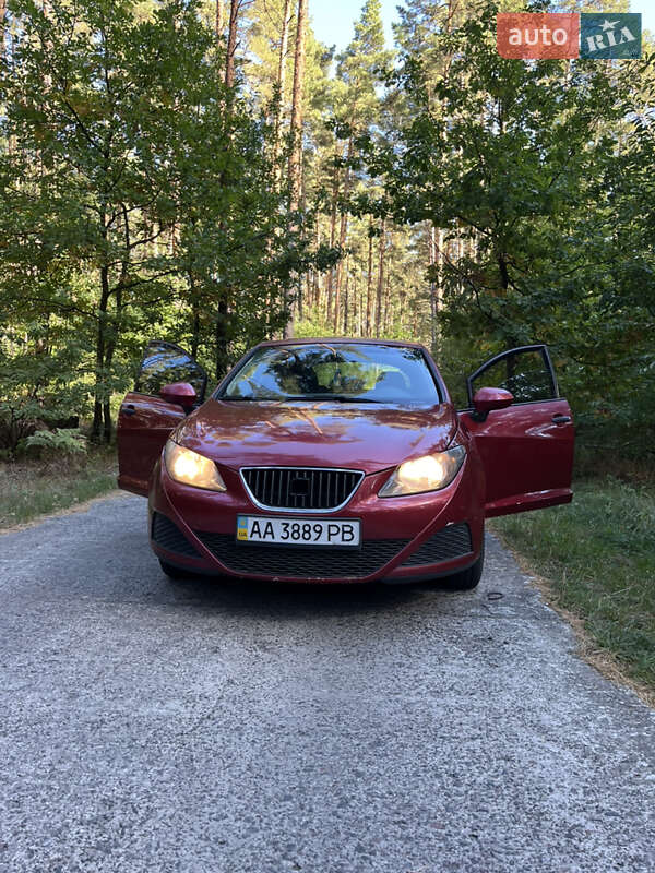 Хетчбек SEAT Ibiza 2011 в Вишгороді