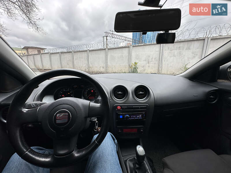 Хэтчбек SEAT Ibiza 2008 в Киеве