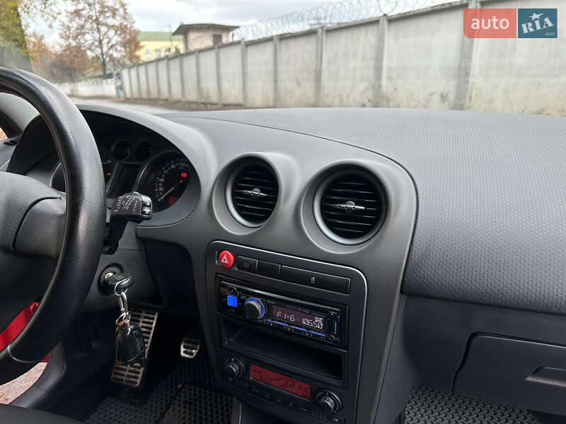Хэтчбек SEAT Ibiza 2008 в Киеве