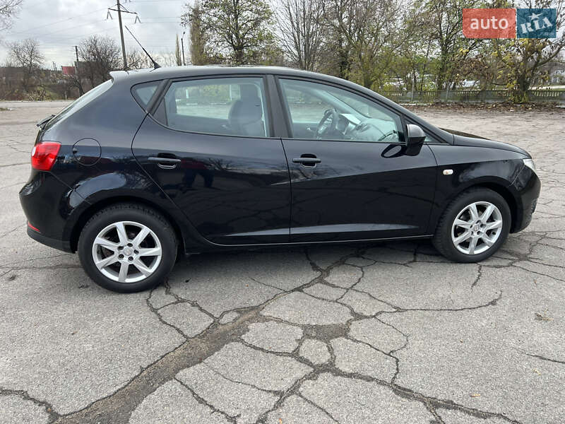 Хэтчбек SEAT Ibiza 2011 в Хороле фото 7 Хэтчбек SEAT Ibiza 2011 в Хороле