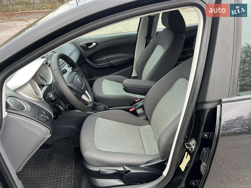 Хэтчбек SEAT Ibiza 2011 в Хороле фото 12 Хэтчбек SEAT Ibiza 2011 в Хороле