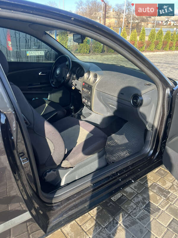 Хэтчбек SEAT Ibiza 2004 в Новоукраинке фото 7 Хэтчбек SEAT Ibiza 2004 в Новоукраинке