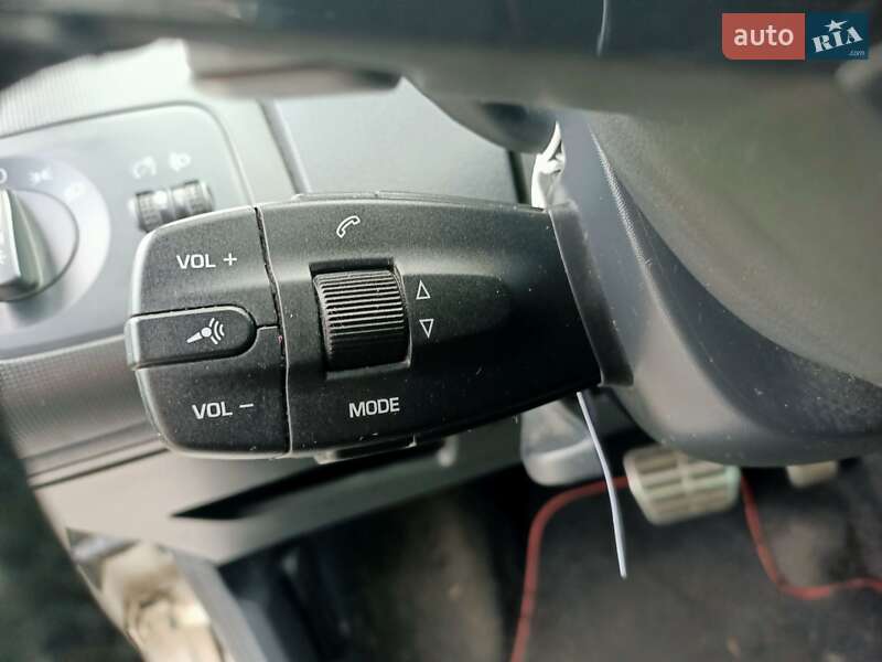 Хэтчбек SEAT Ibiza 2010 в Киеве фото 24 Хэтчбек SEAT Ibiza 2010 в Киеве