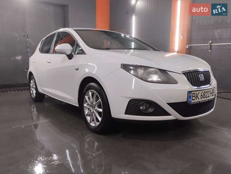 Хэтчбек SEAT Ibiza 2011 в Ровно фото 5 Хэтчбек SEAT Ibiza 2011 в Ровно