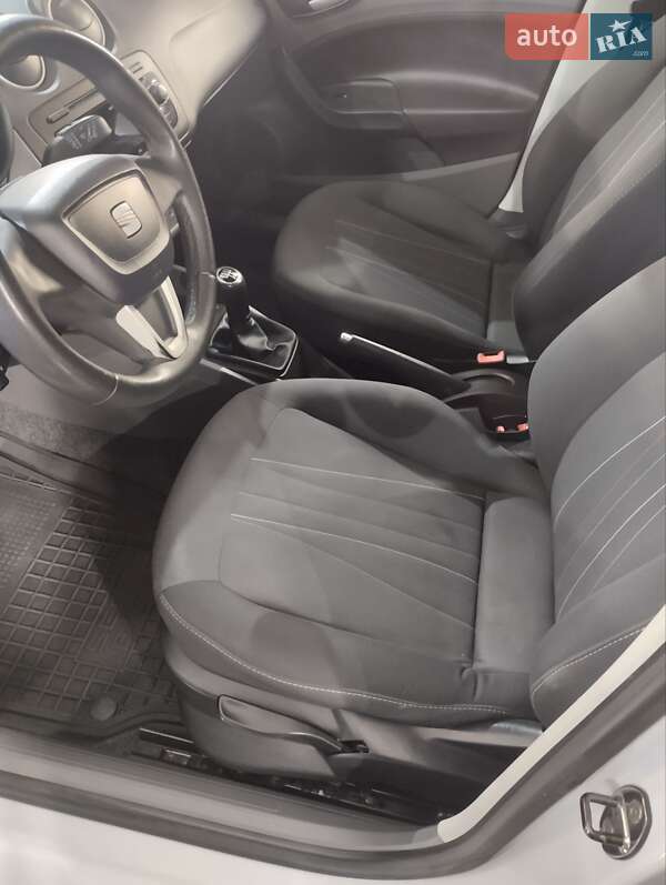 Хэтчбек SEAT Ibiza 2011 в Ровно фото 14 Хэтчбек SEAT Ibiza 2011 в Ровно