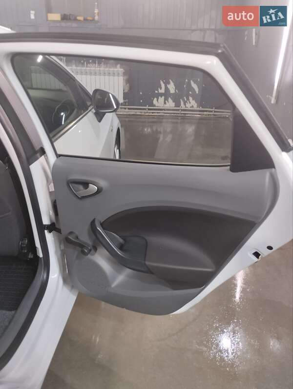 Хэтчбек SEAT Ibiza 2011 в Ровно фото 20 Хэтчбек SEAT Ibiza 2011 в Ровно