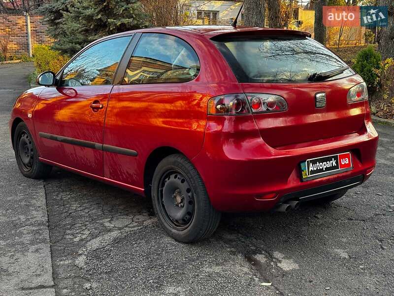 Хэтчбек SEAT Ibiza 2008 в Киеве