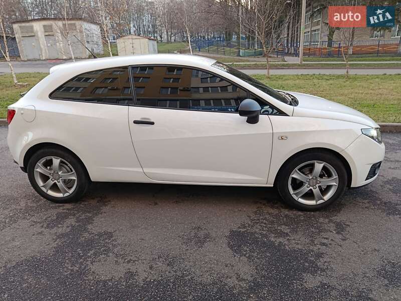 Хэтчбек SEAT Ibiza 2010 в Харькове