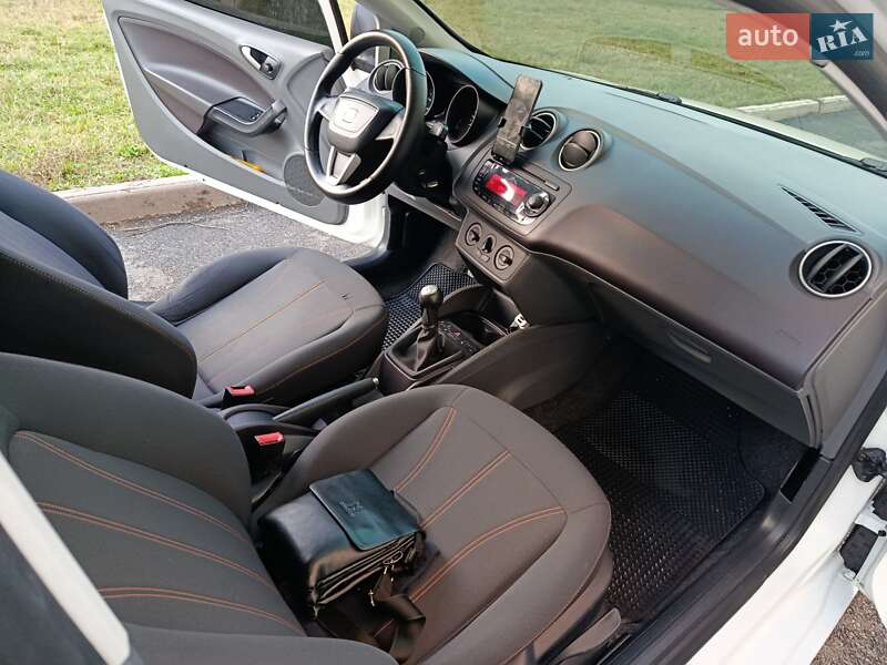 Хэтчбек SEAT Ibiza 2010 в Харькове