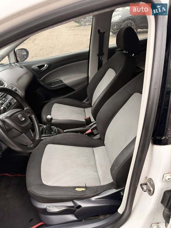 Хэтчбек SEAT Ibiza 2013 в Киеве фото 25 Хэтчбек SEAT Ibiza 2013 в Киеве