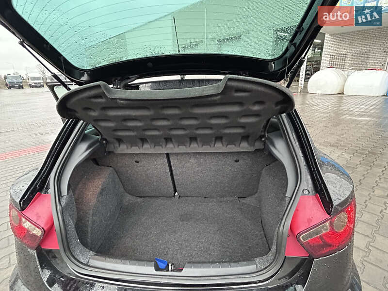 Хетчбек SEAT Ibiza 2011 в Павлограді