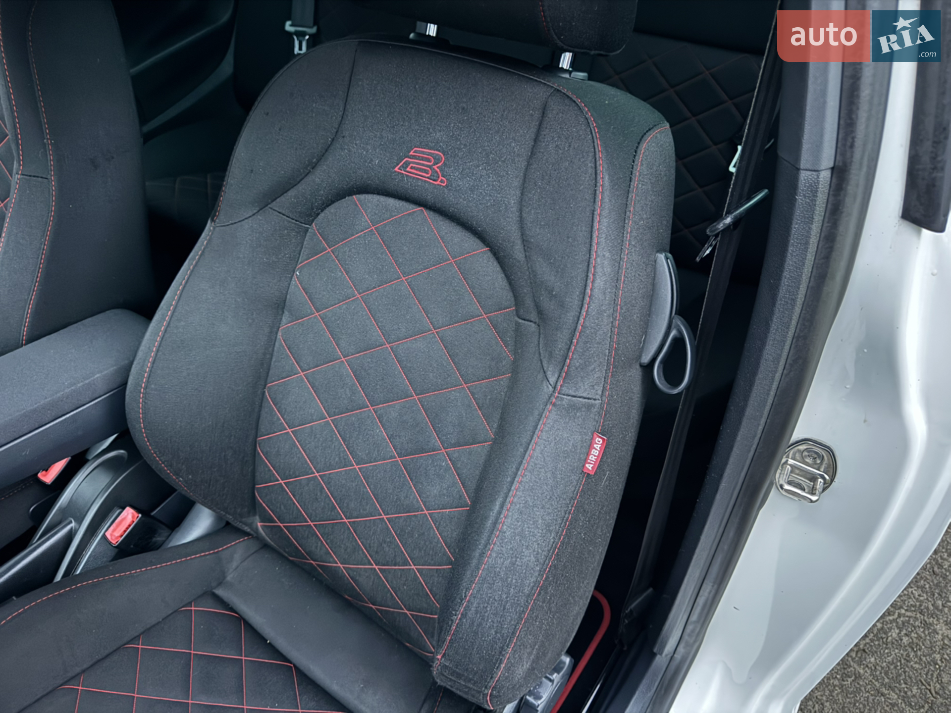 2010 SEAT Ibiza - мініатюра 17