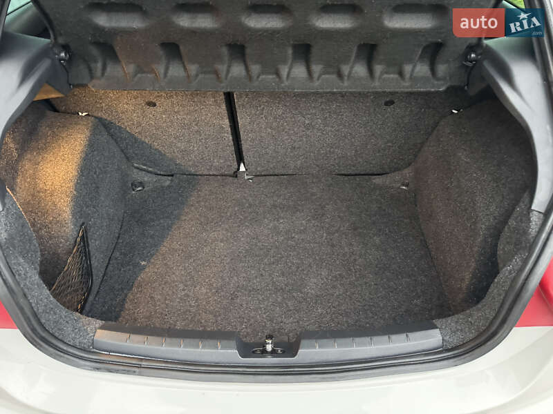 Хэтчбек SEAT Ibiza 2010 в Киеве фото 36 Хэтчбек SEAT Ibiza 2010 в Киеве