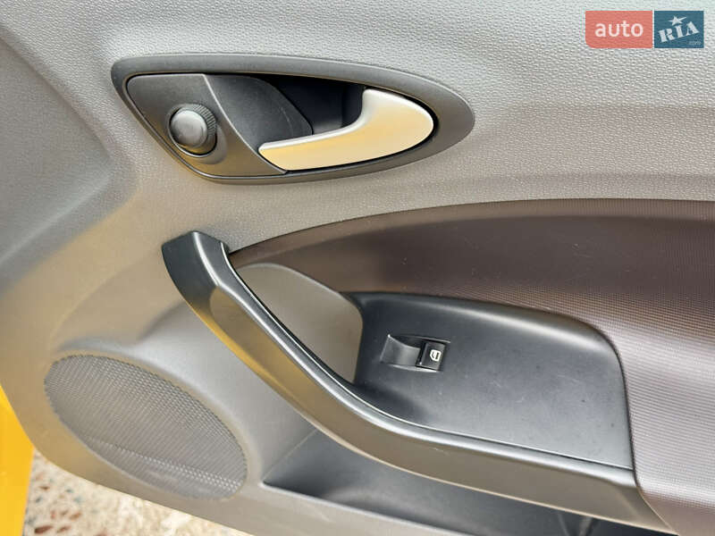 Хетчбек SEAT Ibiza 2011 в Києві