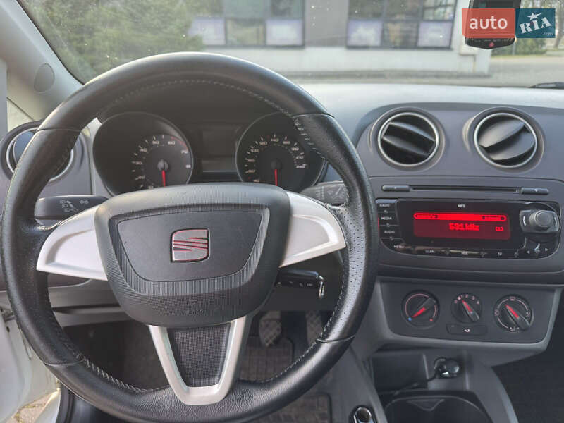 Хэтчбек SEAT Ibiza 2011 в Вараше