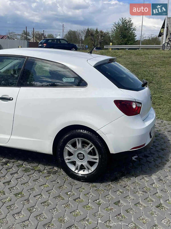 Хэтчбек SEAT Ibiza 2011 в Вараше