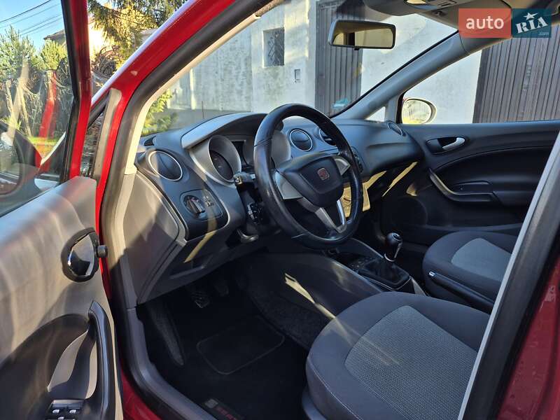 Универсал SEAT Ibiza 2011 в Львове фото 11 Универсал SEAT Ibiza 2011 в Львове