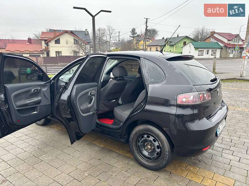 Хетчбек SEAT Ibiza 2008 в Ременеві