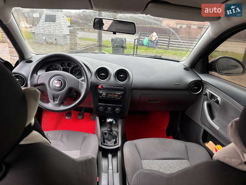 Хетчбек SEAT Ibiza 2008 в Ременеві