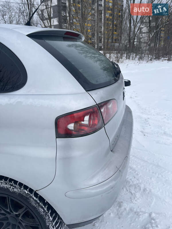 Хетчбек SEAT Ibiza 2003 в Вишгороді