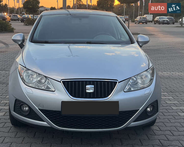 Хэтчбек SEAT Ibiza 2011 в Львове фото 2 Хэтчбек SEAT Ibiza 2011 в Львове