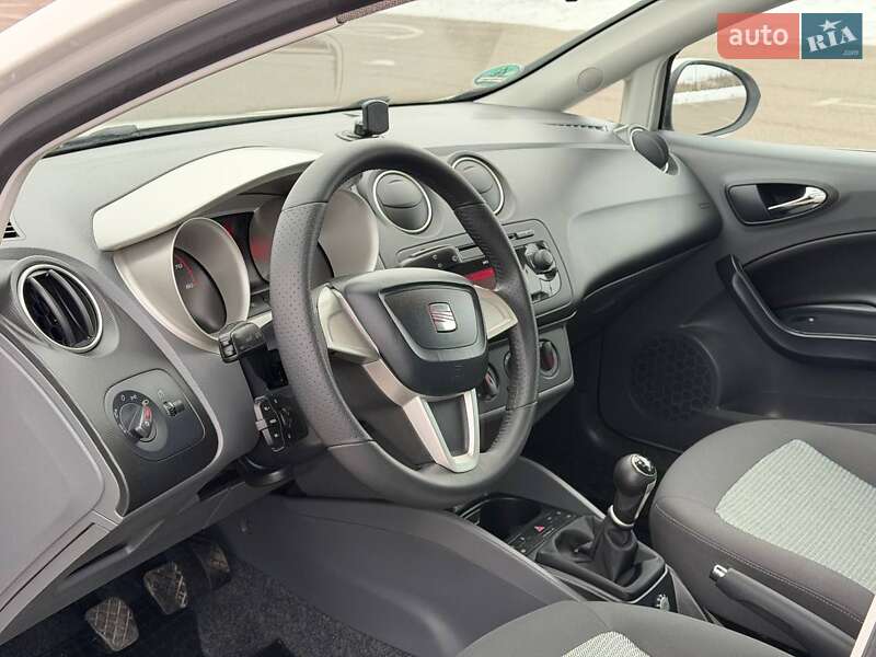 Хэтчбек SEAT Ibiza 2008 в Ровно