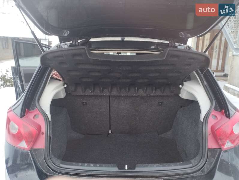 Хэтчбек SEAT Ibiza 2011 в Снятине