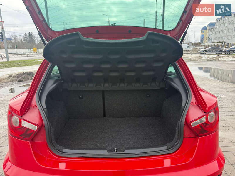 Хэтчбек SEAT Ibiza 2011 в Луцке
