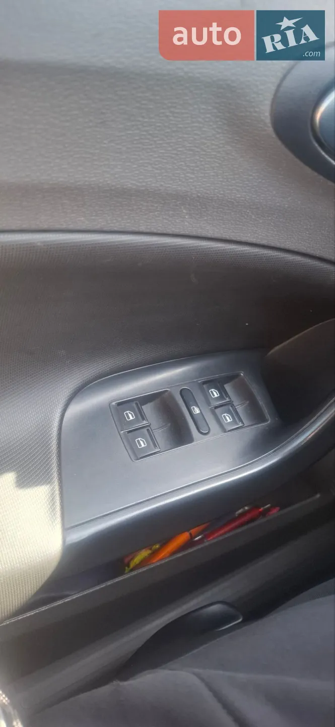 2011 SEAT Ibiza - мініатюра 8