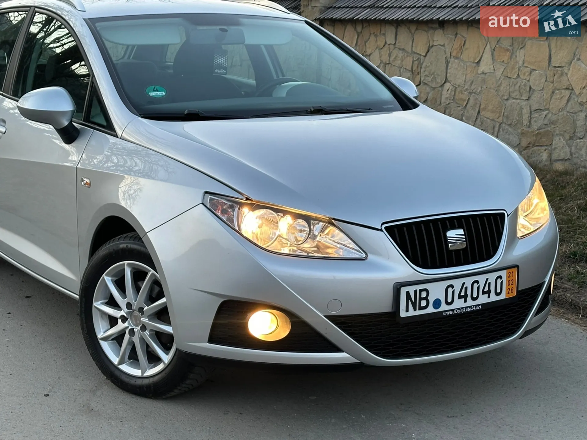 2011 SEAT Ibiza - мініатюра 2