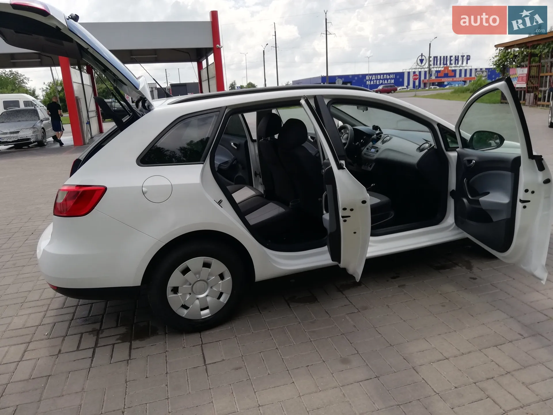 2013 SEAT Ibiza - мініатюра 13