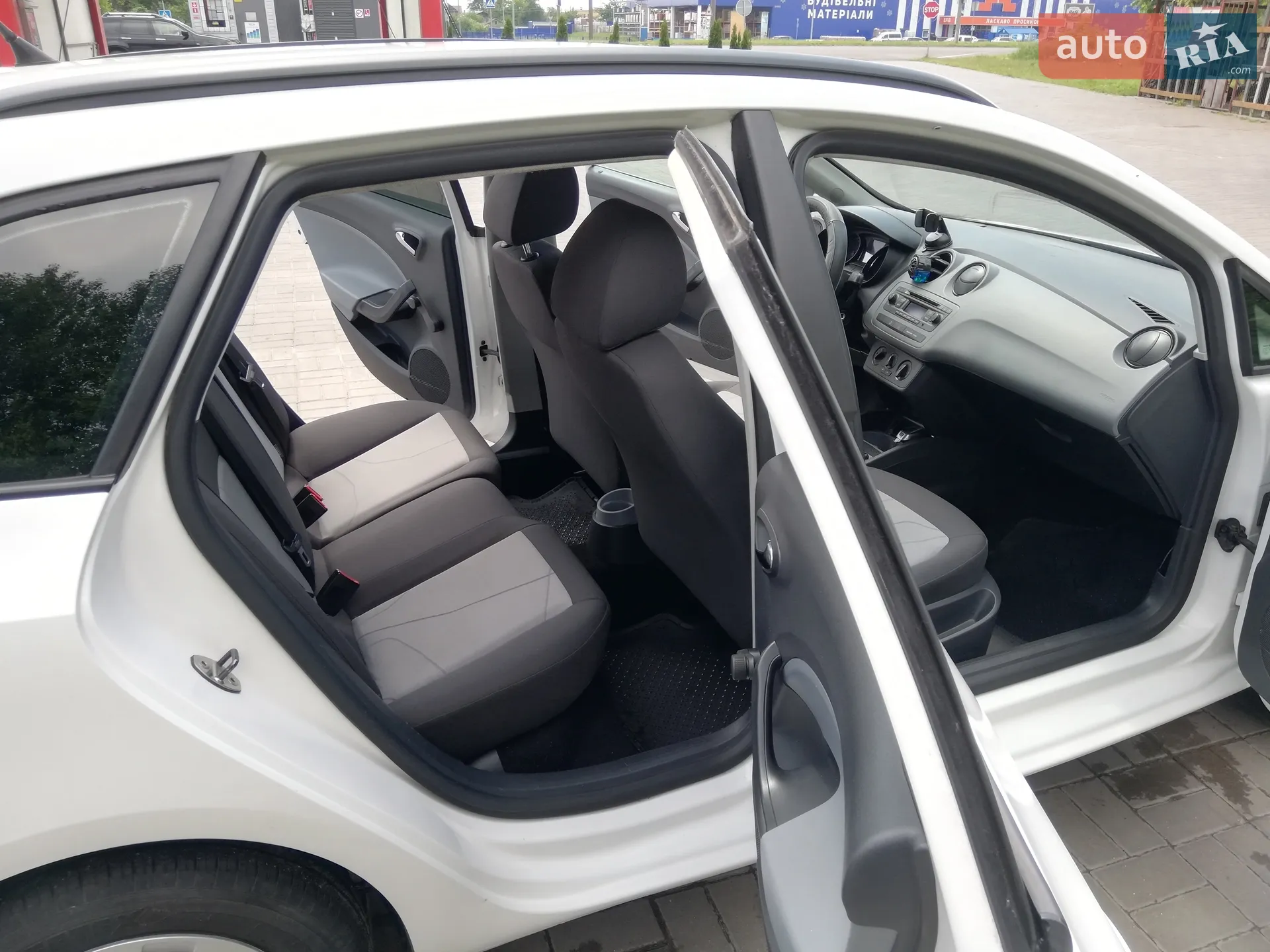 2013 SEAT Ibiza - мініатюра 14